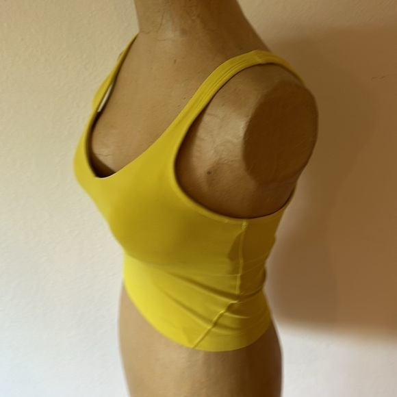 Lululemon sz 4 Align Tank Yellow Pear great pre owned condition with pads - Picture 5 of 6